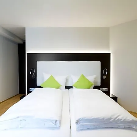 Sevendays Boardinghouse 4*